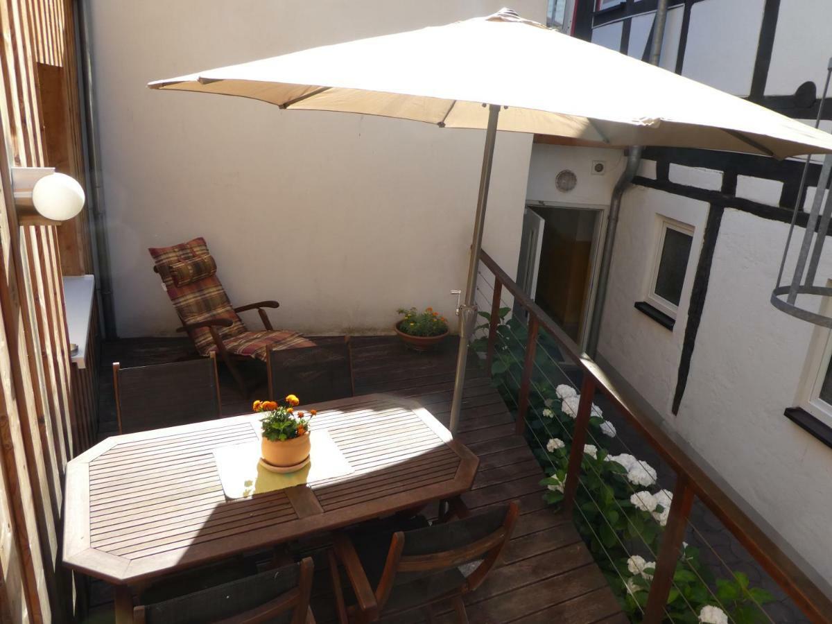 Ferienwohnung Janus Altstadt-Hameln Haus 2 Inklusive Parkplatz - Mit Und Ohne Terrasse Oder Loggia Hamelin Exterior foto